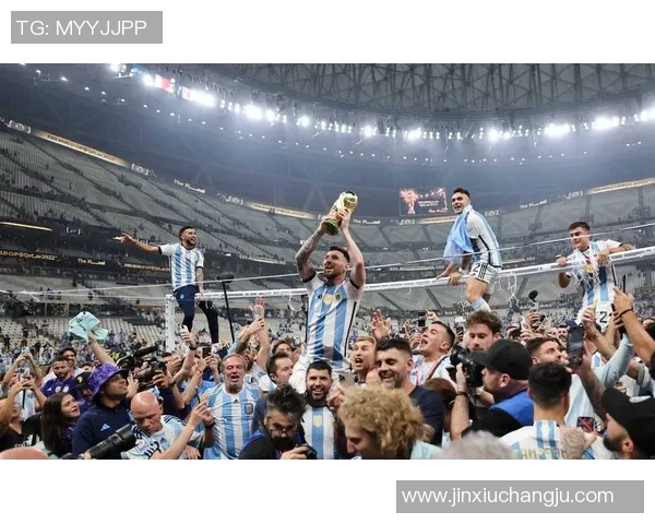 54岁名帅7场4胜双线狂奔：再度点燃足球激情的冠军密码